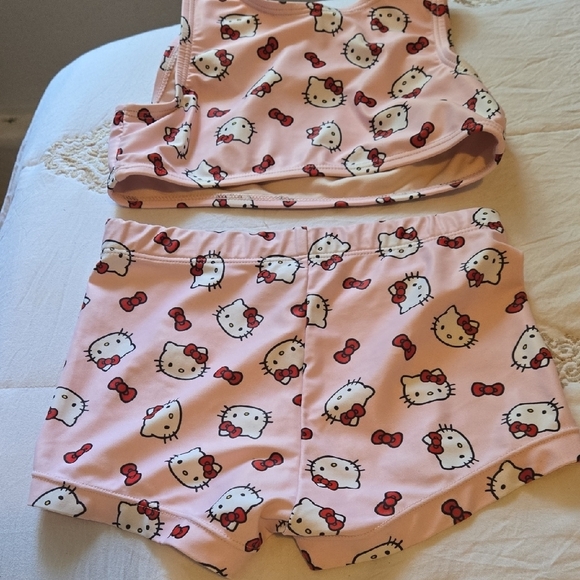 Hello Kitty Pink Pajama Set with Adorable Design B3 - Picture 2 of 3